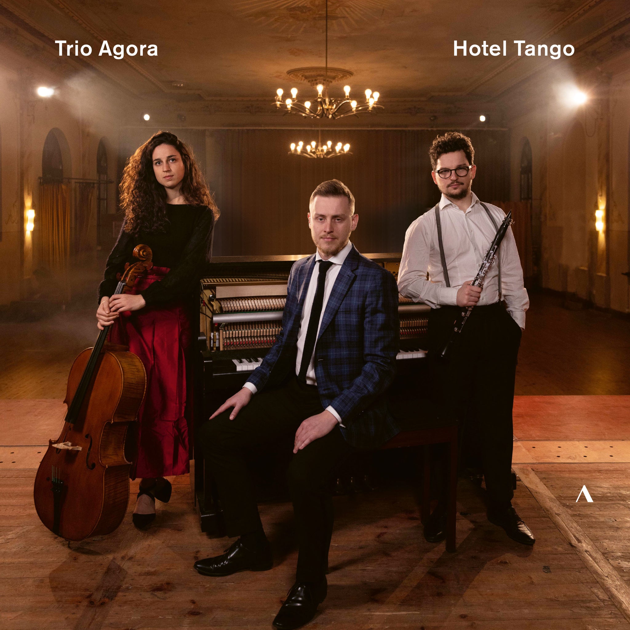 Hotel Tango / Trio Agora